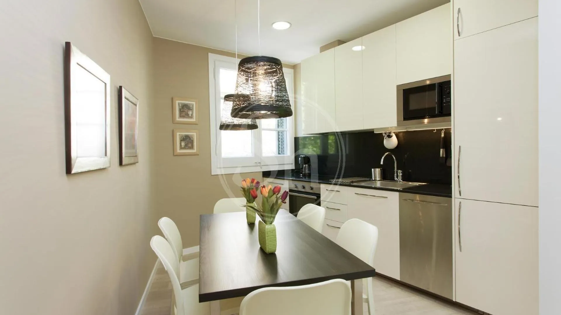 Lägenhet Apartamento Familiar En Avenida Gaudi Barcelona Spanien